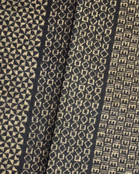 مشکی-شبه-پروانه-طلایی